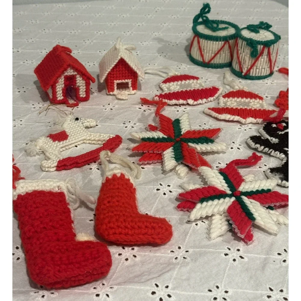 Retro 80s Plastic Canvas‎ Yarn Stitched Christmas Ornament Lot 15